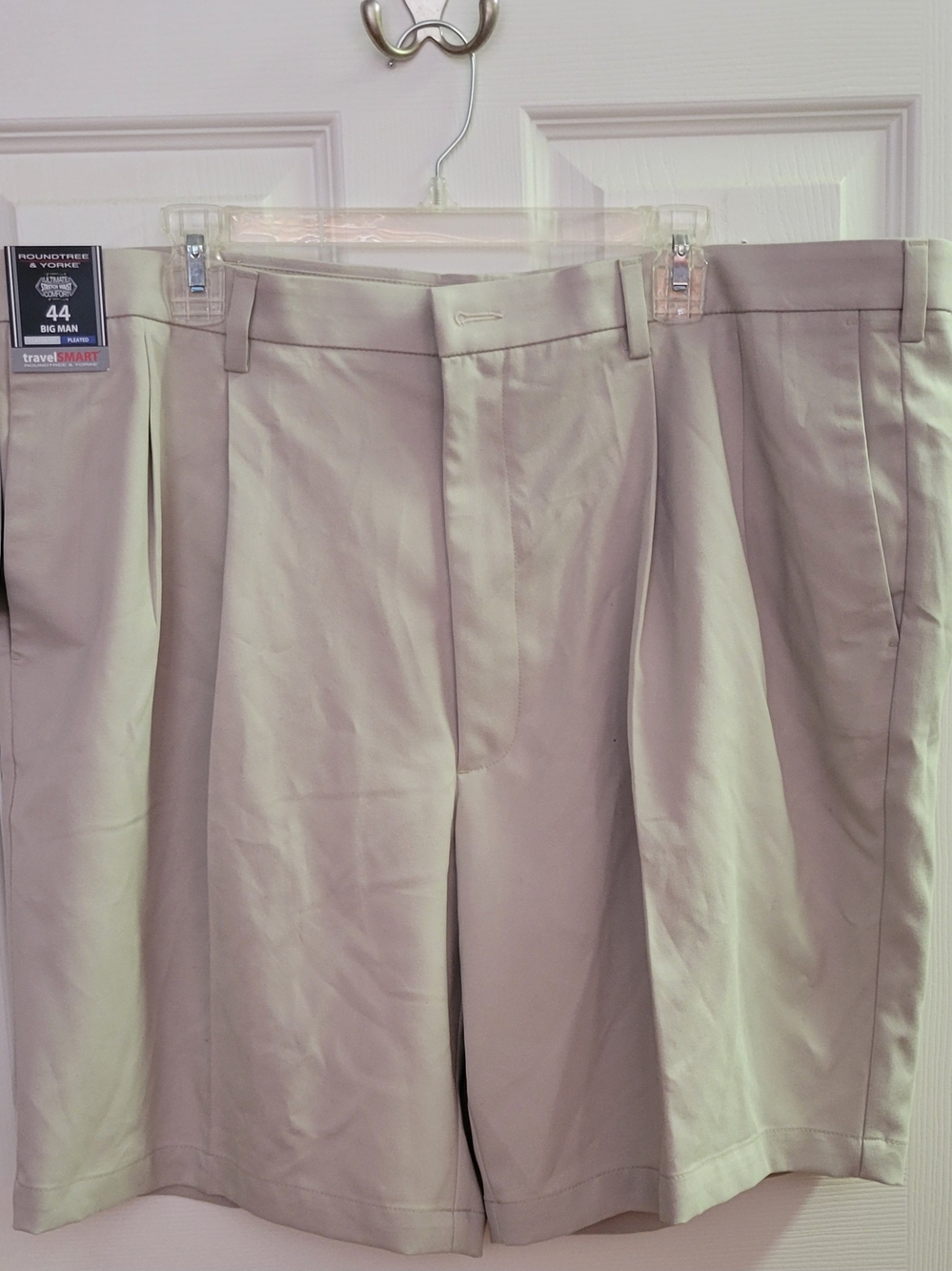 Roundtree & Yorke Men's Flat Front Khaki Shorts